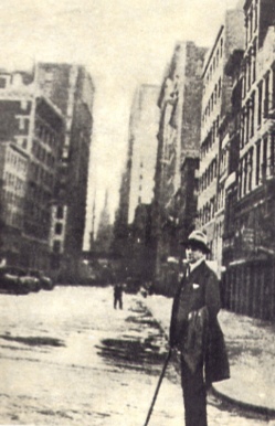 Рис. 7. В. Маяковский в Нью-Йорке. Фото 1925.