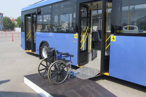 Рисунок 2. Автобус с пандусом для инвалидов